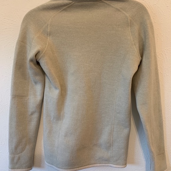 Patagonia XS 1/4 zip fleece - Picture 3 of 3